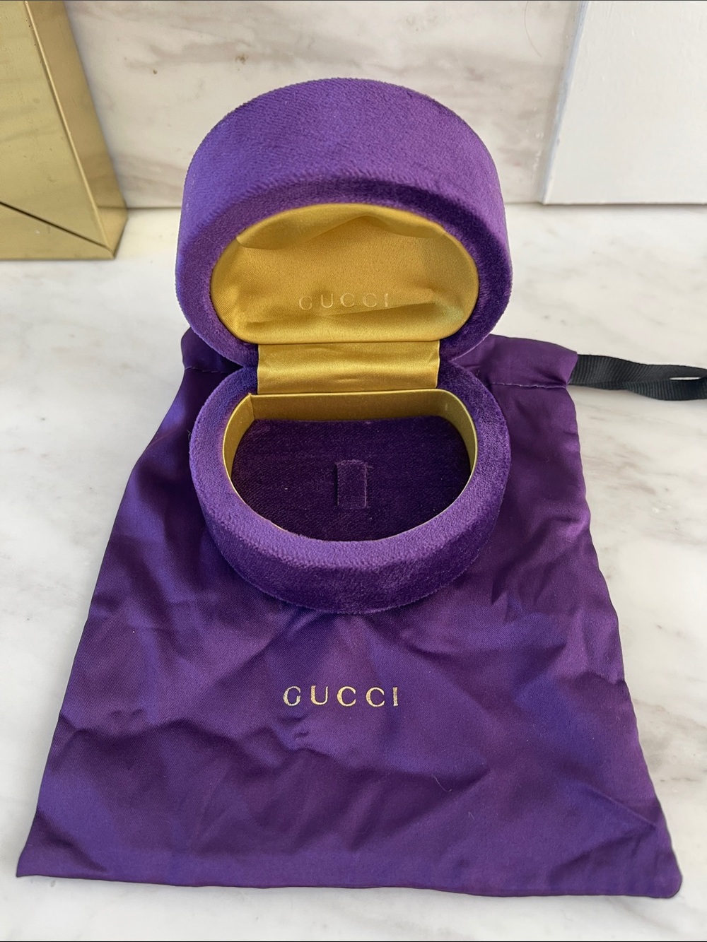 GUCCI Purple Velvet Clam Style Ring Box